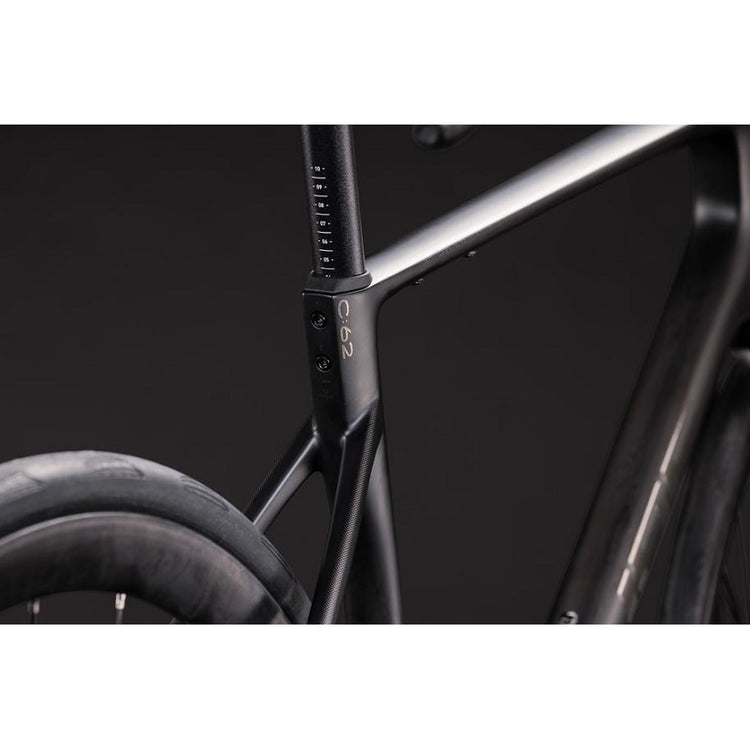 Cube Attain C:62 Race Racercykel - Carbon`N`Coalchrome