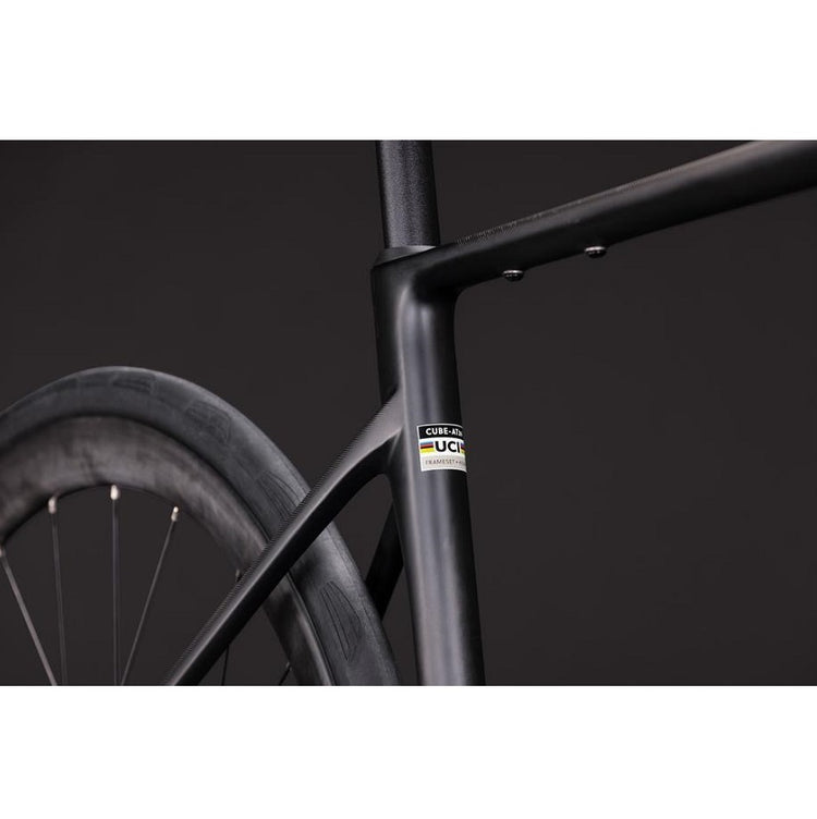Cube Attain C:62 Race Racercykel - Carbon`N`Coalchrome