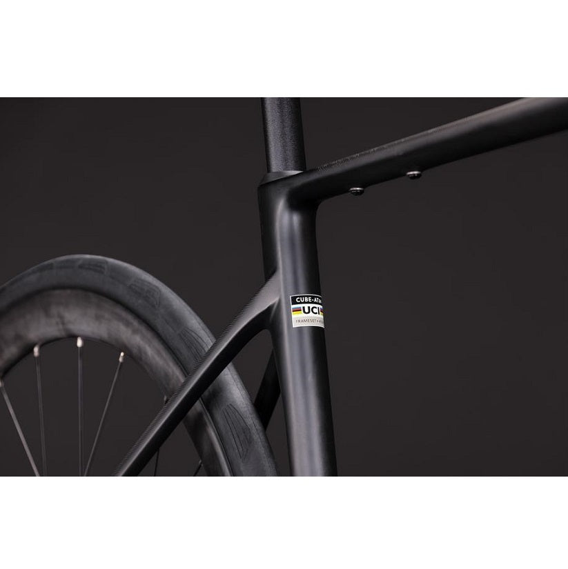 Cube Attain C:62 Race Racercykel - Carbon`N`Coalchrome